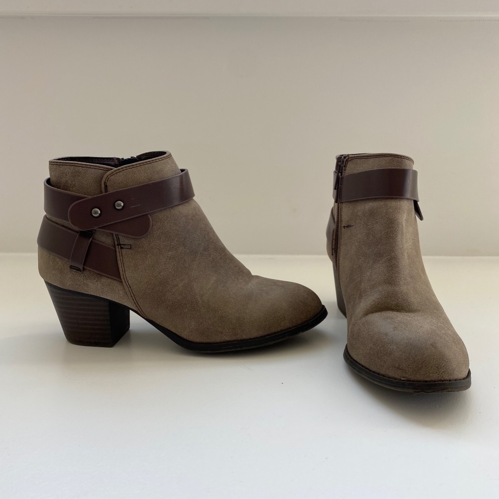 Cityclassified Brown Booties Size 5.5